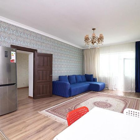 Квартира В Самом Центре Столицы Казахстана Apartment Astana Ngoại thất bức ảnh