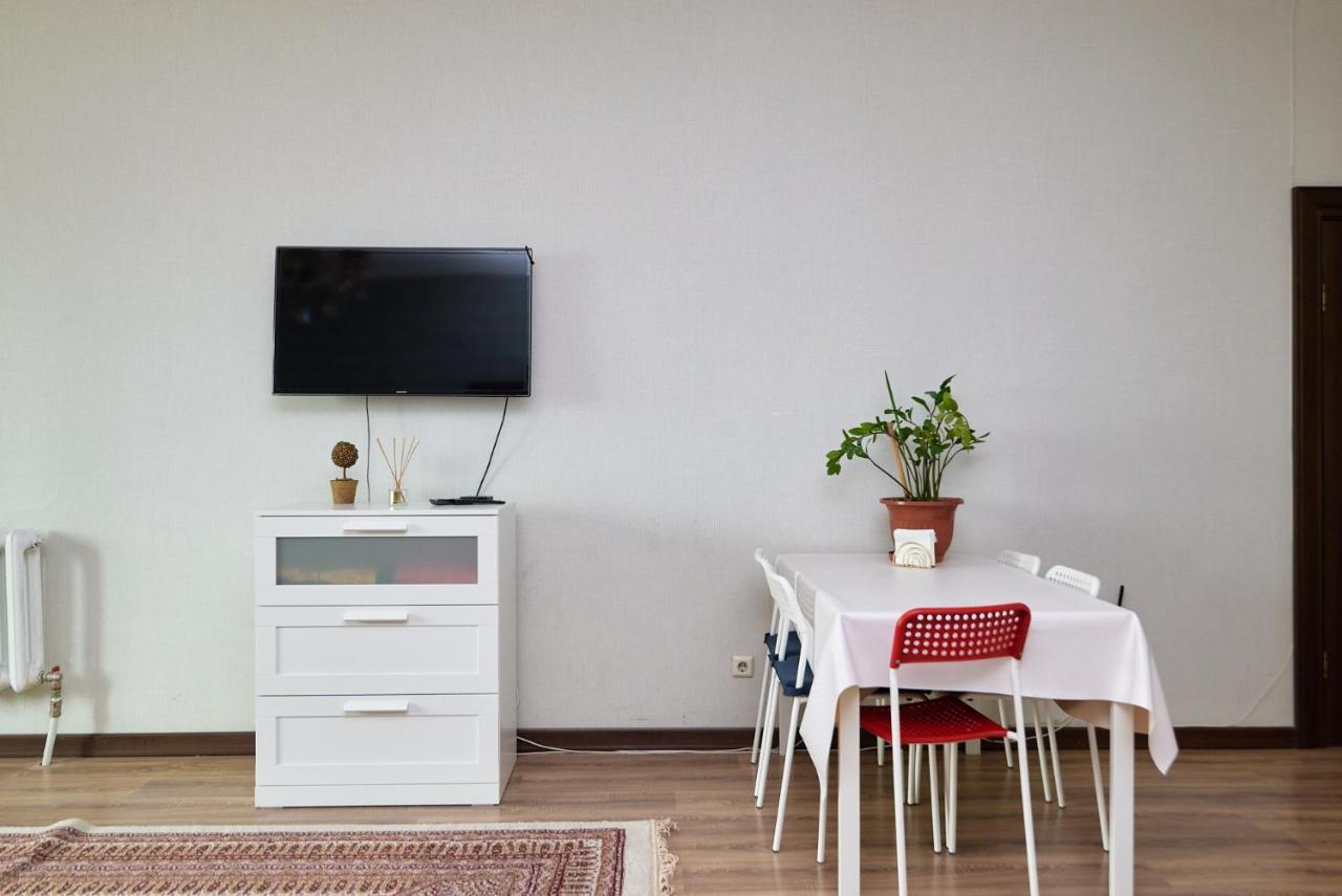 Квартира В Самом Центре Столицы Казахстана Apartment Astana Ngoại thất bức ảnh