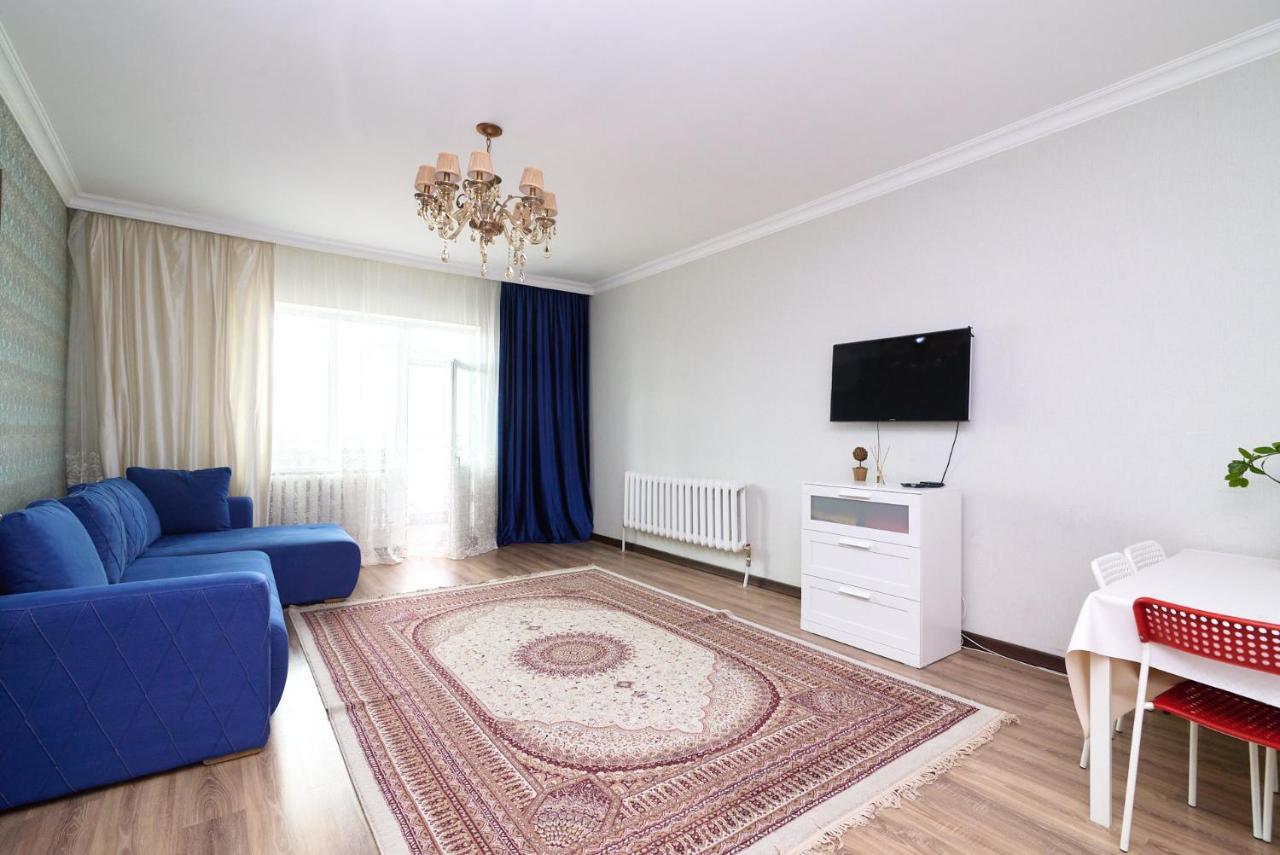 Квартира В Самом Центре Столицы Казахстана Apartment Astana Ngoại thất bức ảnh